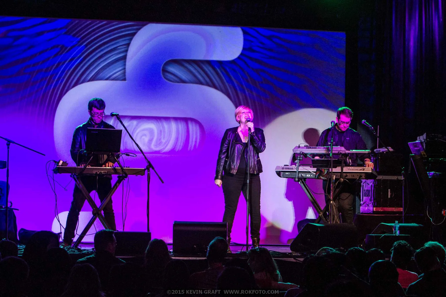 Tony Windle performing live on keyboards